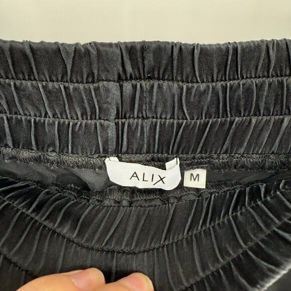 ALIX Black Silk Split Hem Casual Mini Shorts Elastic Waist Size M - Picture 2 of 4